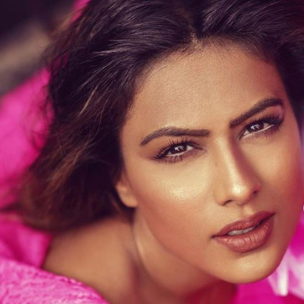 निया शर्मा