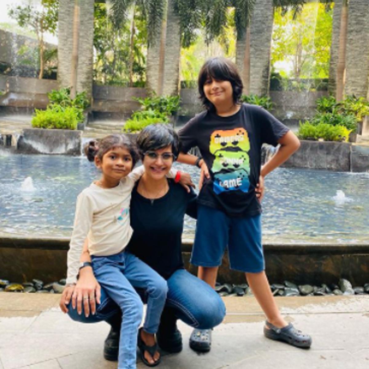 मंद‍िरा बेदी 