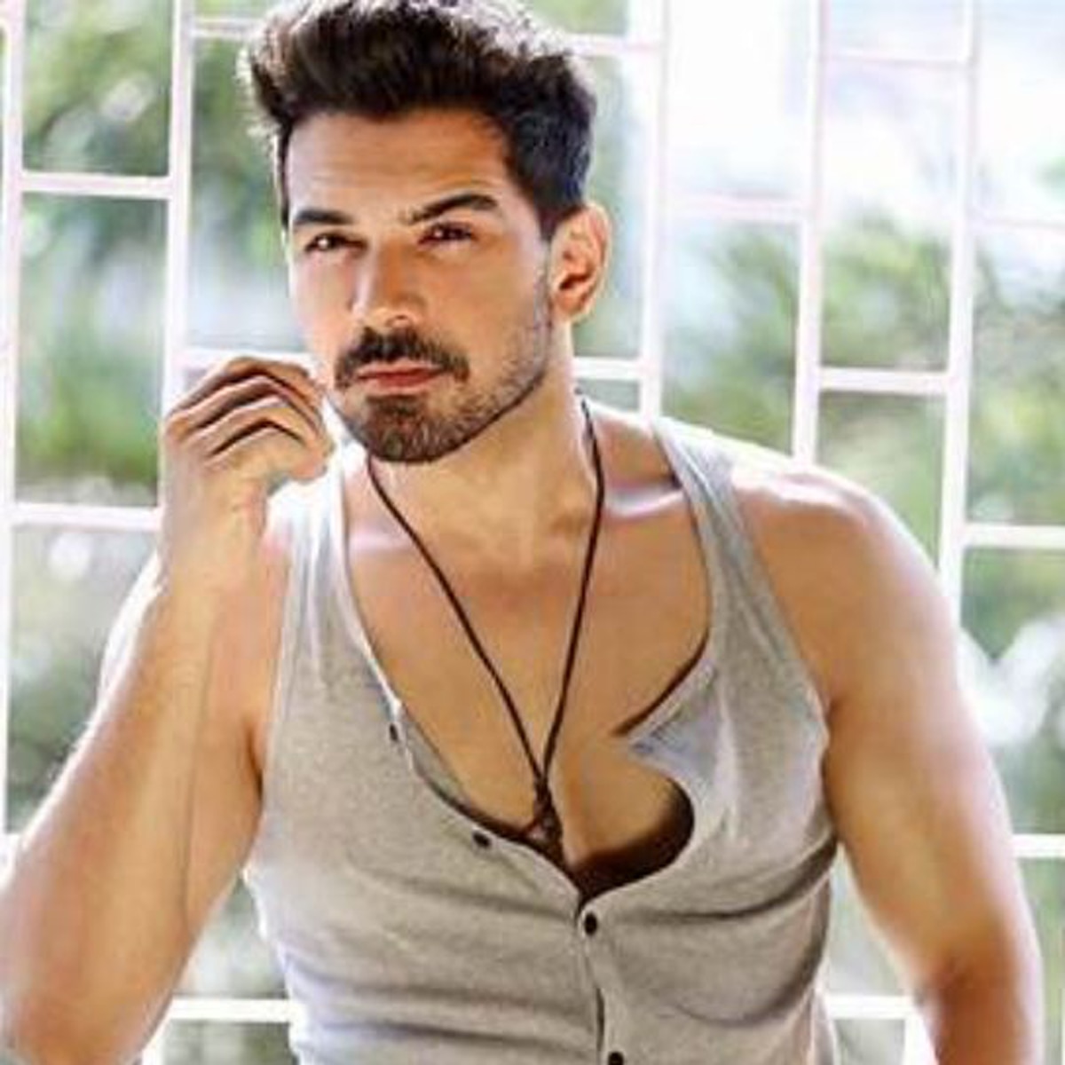 अभिनव शुक्ला