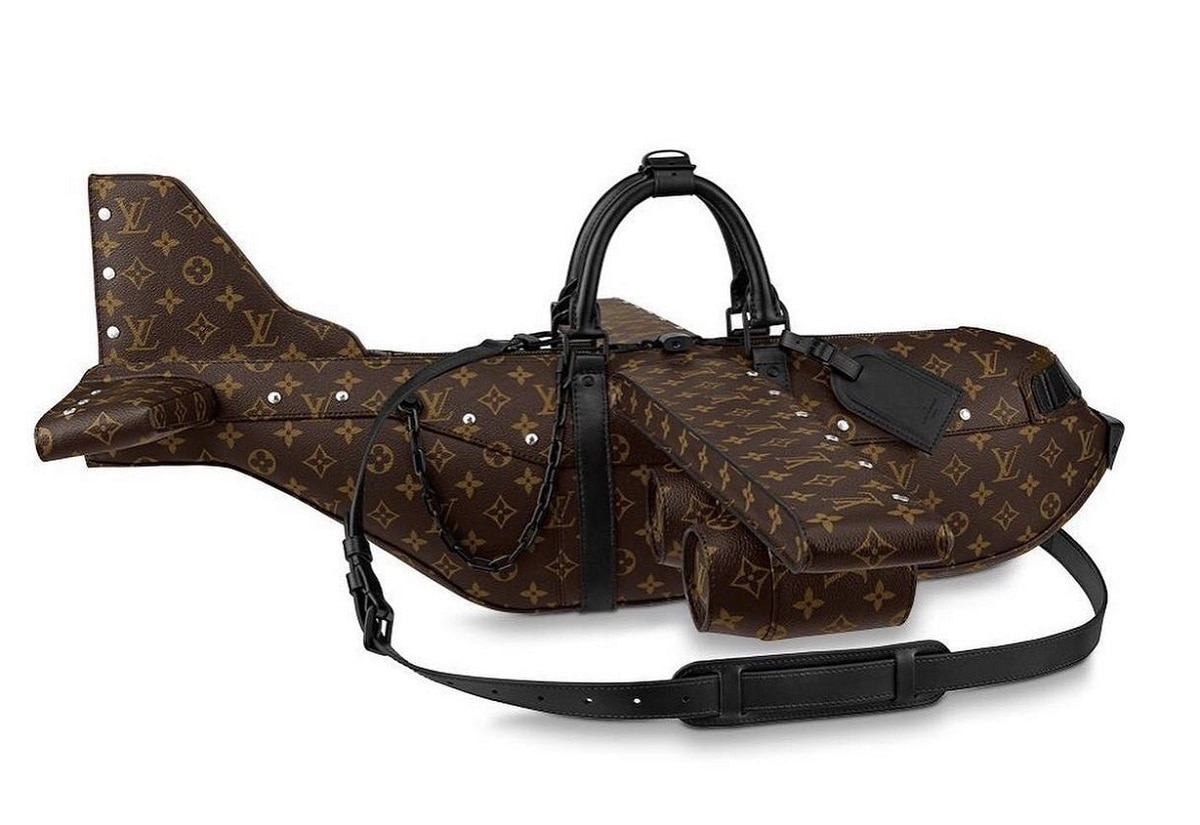 प्लेन जैसा दिखने वाला हैंडबैग