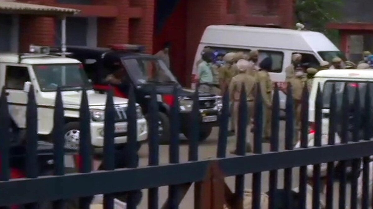 पत्नी ने जताई मुख्तार अंसारी के एनकाउंटर की आशंका