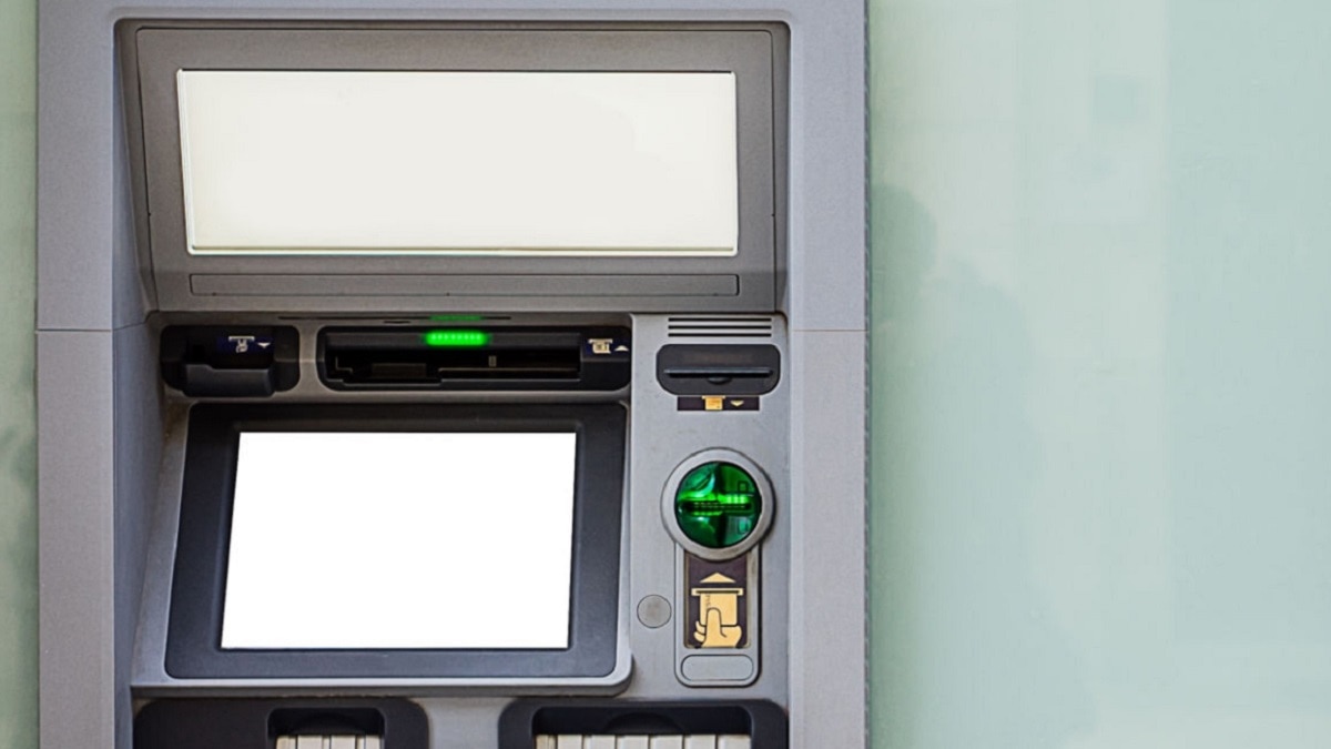 गर्लफ्रेंड के लिए एटीएम लूटते पकड़ा गया