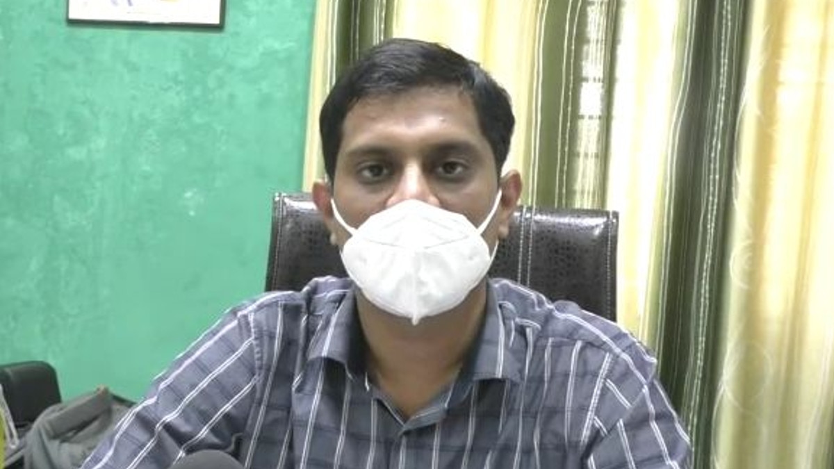 बाघिन के जबड़ों में फंसा था माल‍िक, भैंसों ने म‍िलकर बचाई जान