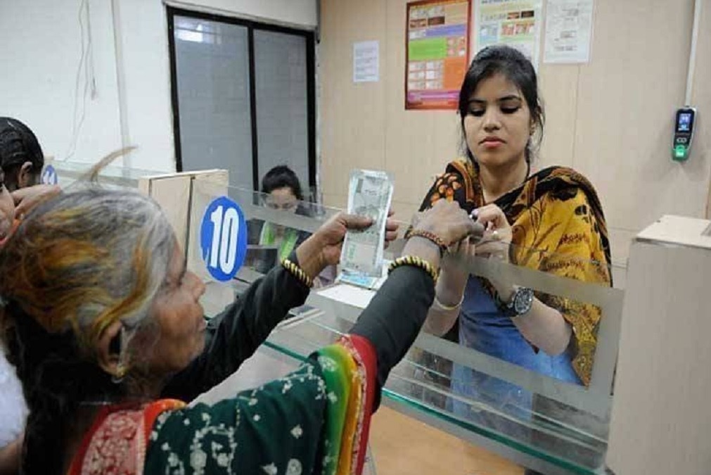 करें बैंक से संपर्क पाएं पैसा वापस