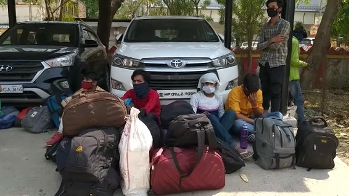 50 सीटर बस में ठूंस-ठूंसकर कर भरे थे 93 यात्री, पुल‍िस ने क‍िया अनोखा काम 