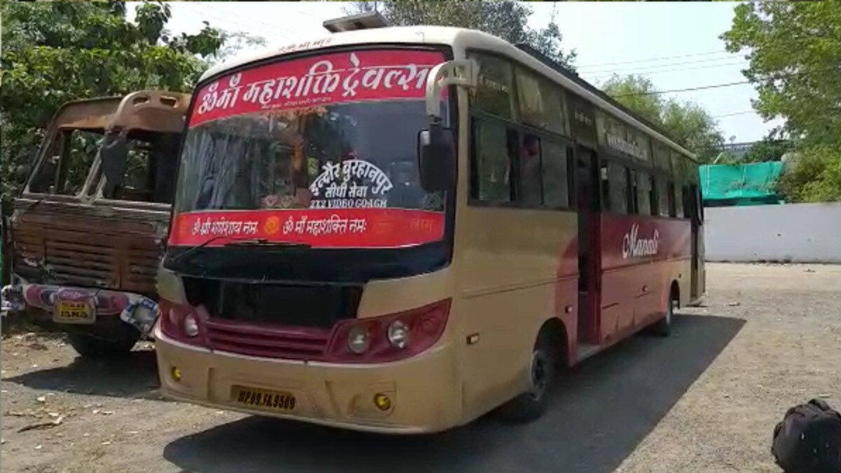 50 सीटर बस में ठूंस-ठूंसकर कर भरे थे 93 यात्री, पुल‍िस ने क‍िया अनोखा काम 