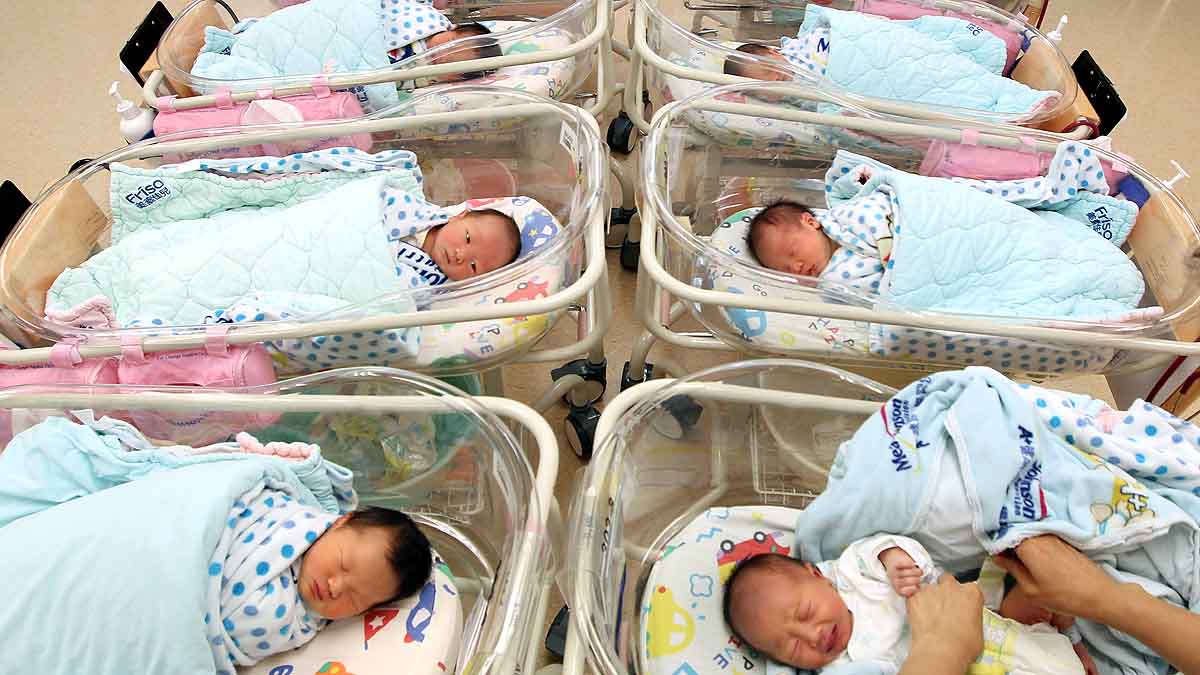 China Birth Fall by 1 Crore