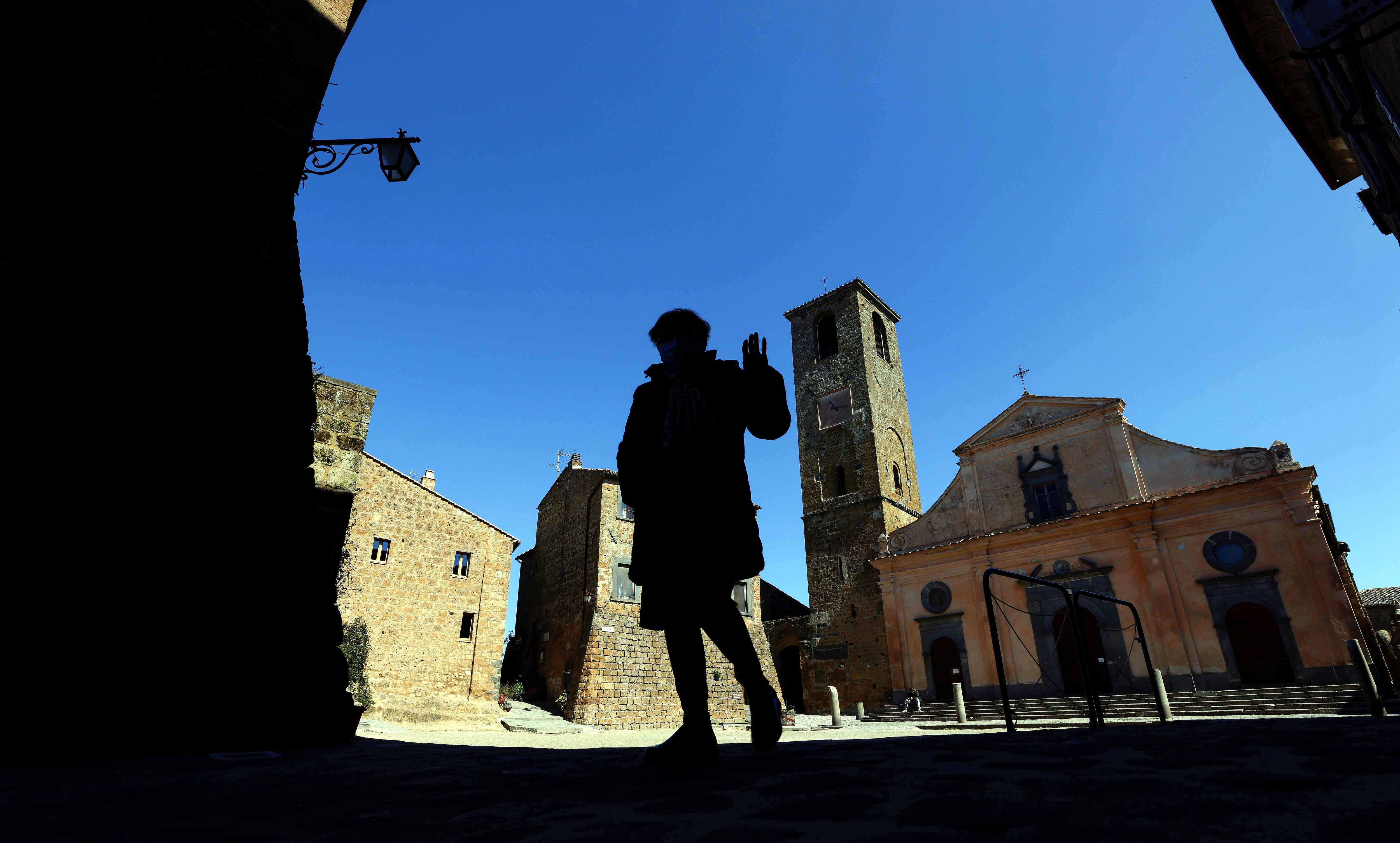 андреа камиллери. известные итальянские режиссеры. умирающие итальянцы. моника витти причина смерти. моника витти 70е годы.