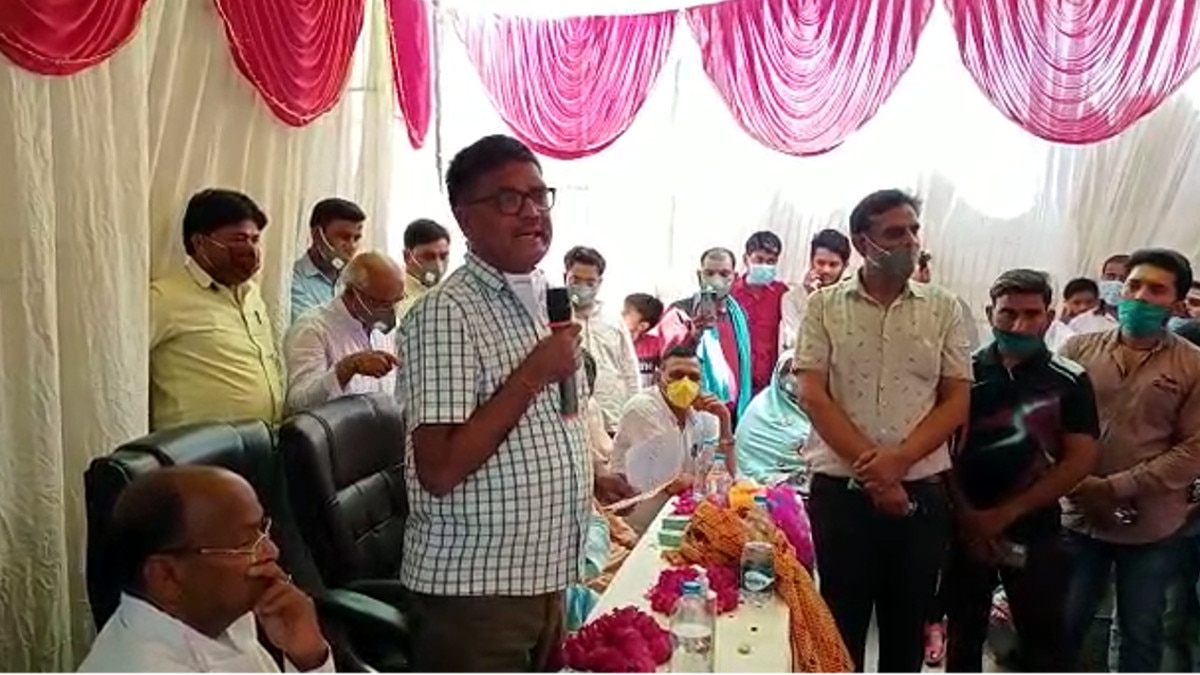 कलेक्टर का फरमान, जो नहीं लगवाएंगे वैक्सीन उन्हें नहीं म‍िलेगा सरकारी योजना का लाभ 