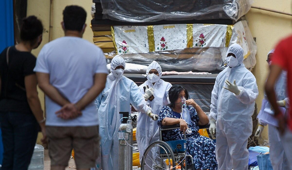 102 साल की दादी ने कोरोना को हराया