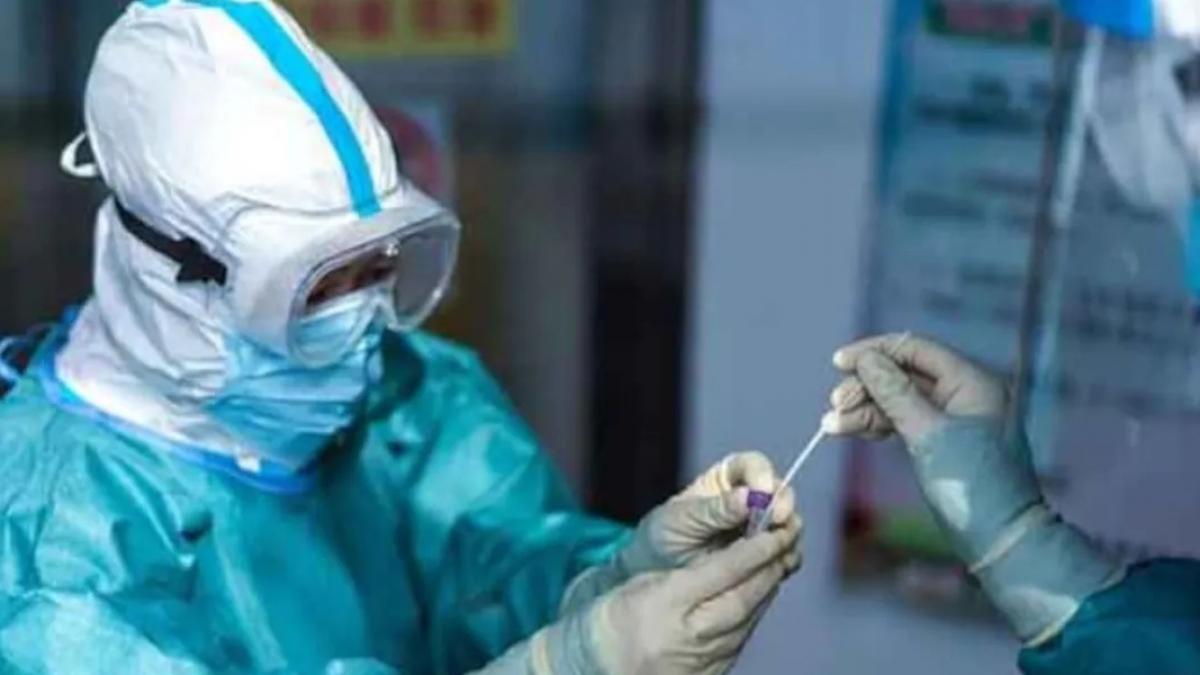 मरीज का ऑक्सीजन यूनिट निकाला