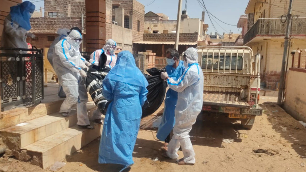 21 घंटे तक घर पर पड़ा रहा कोरोना संक्रमित का शव 