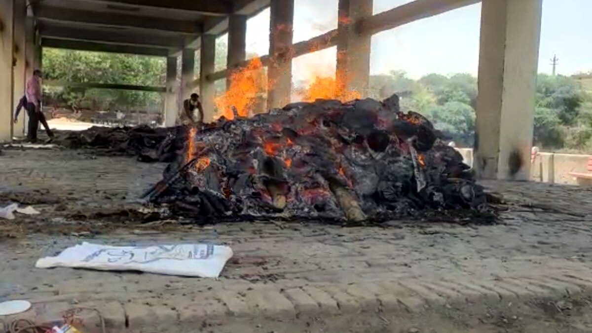 धौलपुर:  प्रशासन की रिपोर्ट में 3 महीने में कोरोना से सिर्फ 2 मौत, जबक‍ि 15 दिन में ही 60 शवों का हुआ अंतिम संस्कार