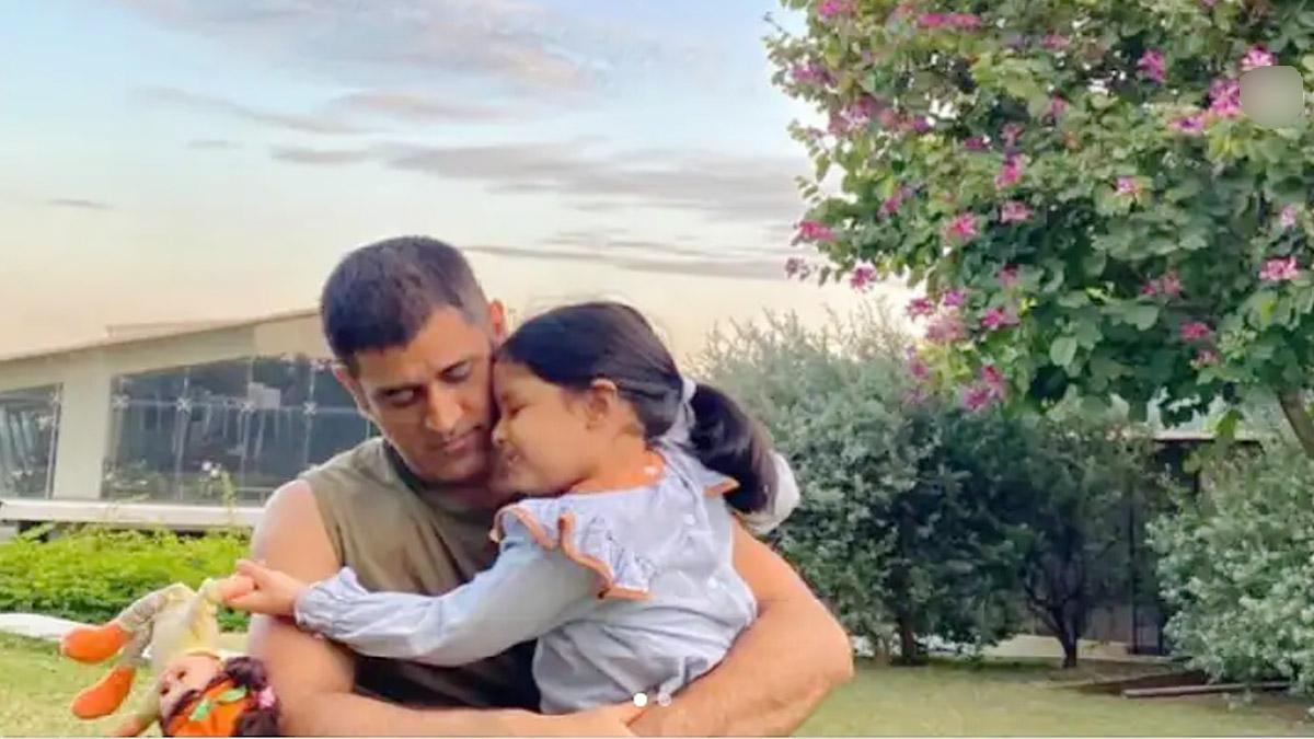 ms dhoni and ziva dhoni 