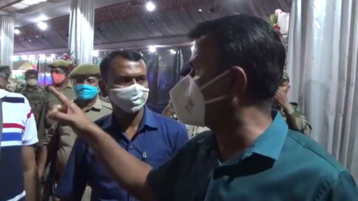 शादी में अचानक पहुंचे डीएम भड़क गए