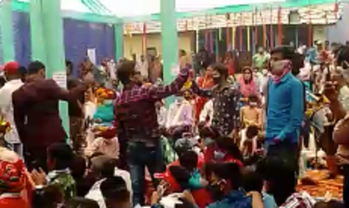 विधायक बने दूल्हा तो उमड़ी भीड़