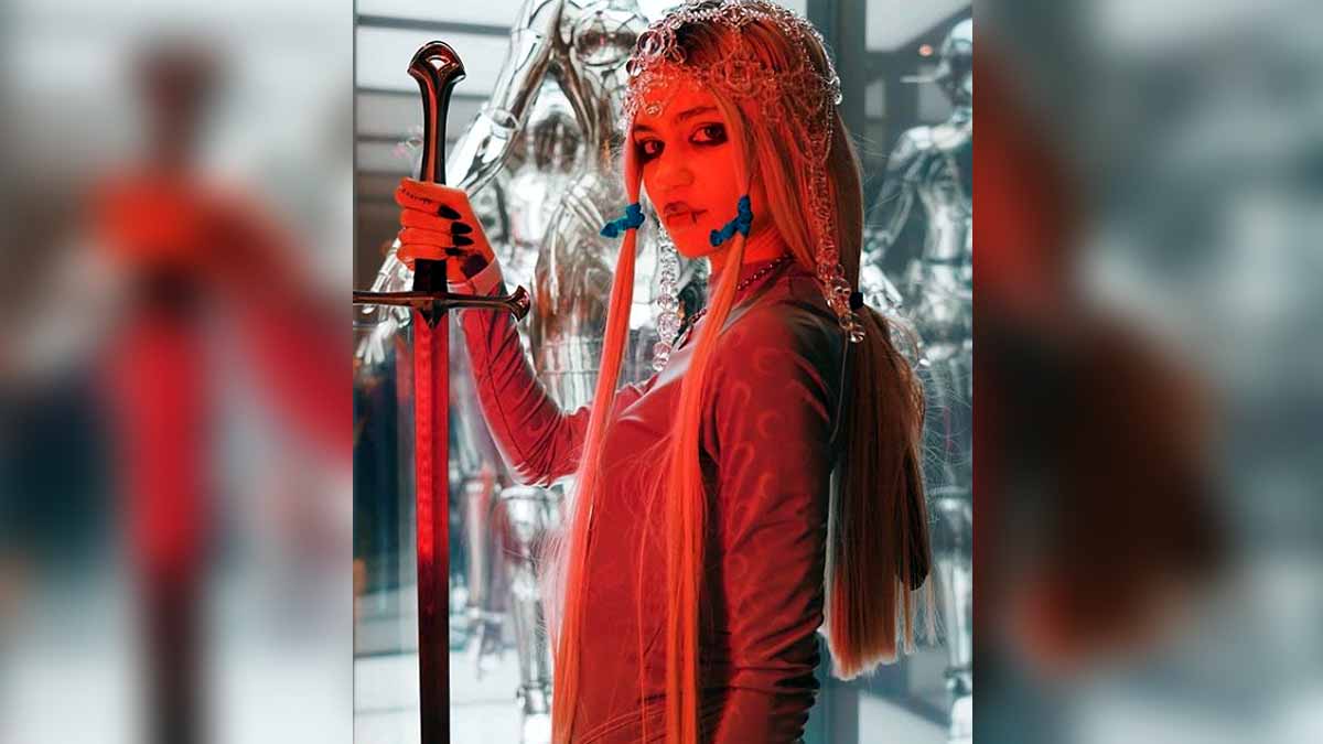 Elon Musk Girlfriend Grimes wants to Die on Mars