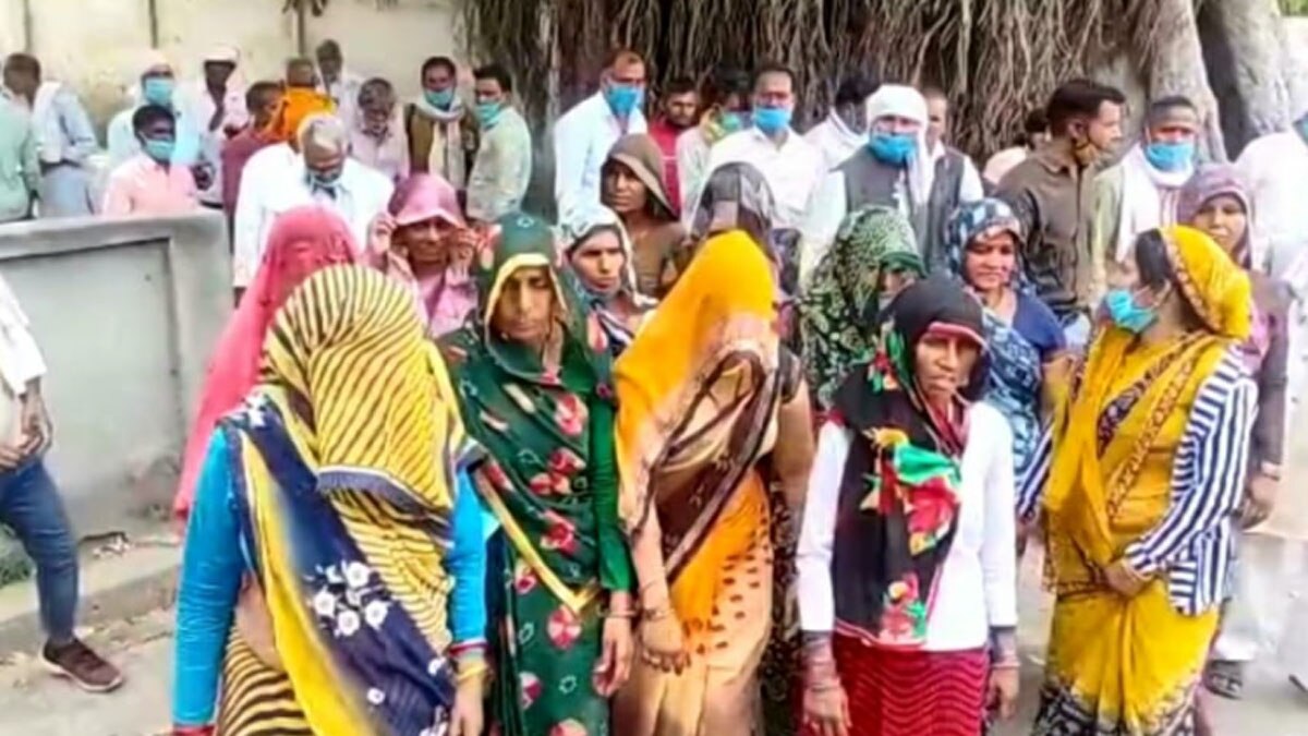 तीन गांव तक फैला महिला का खौफ 