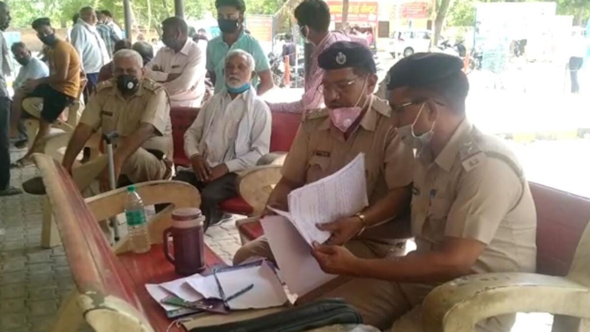 युवक ने ट्रेन के आगे कूदकर जान दी 