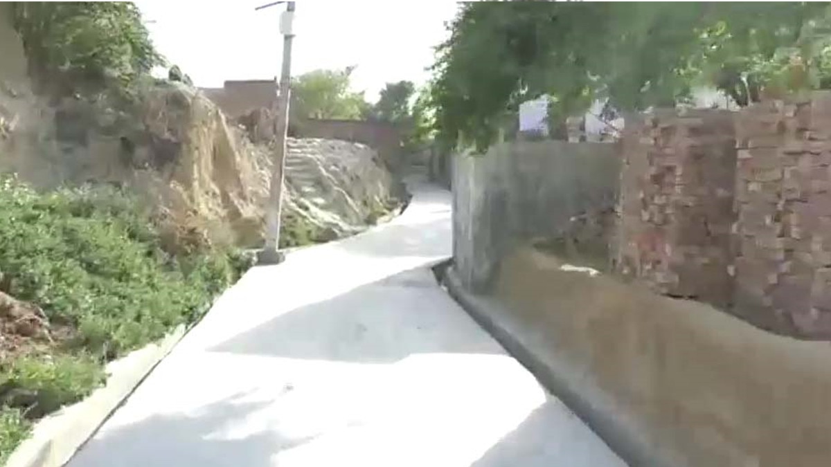 यूपी का एक गांव ऐसा... जहां वोटिंग से नहीं निर्विरोध चुना जाता है प्रधान