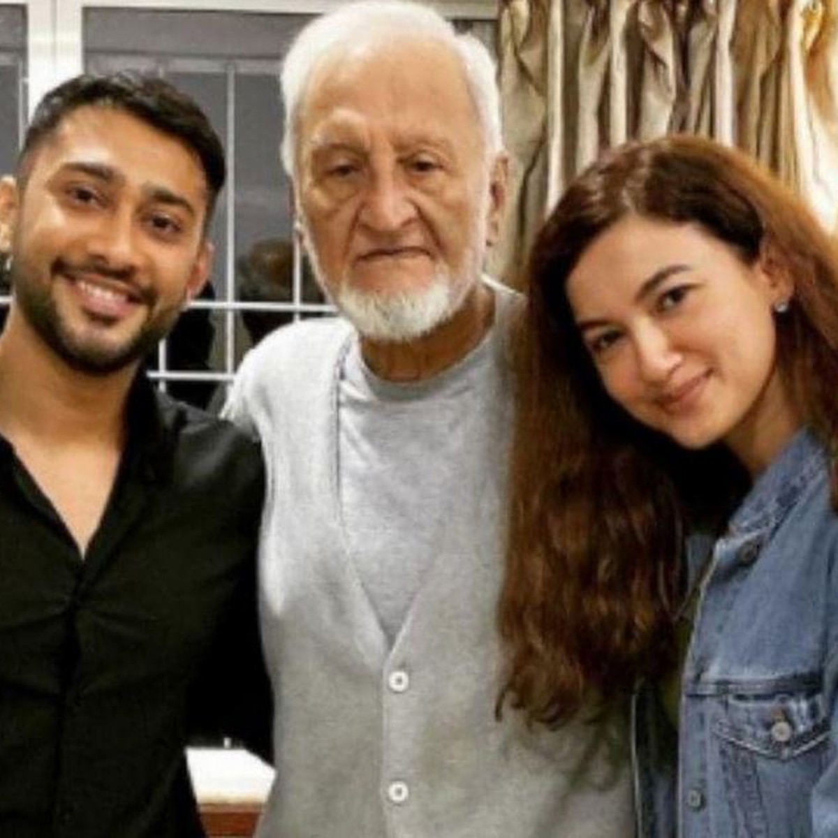 पिता और पति संग गौहर