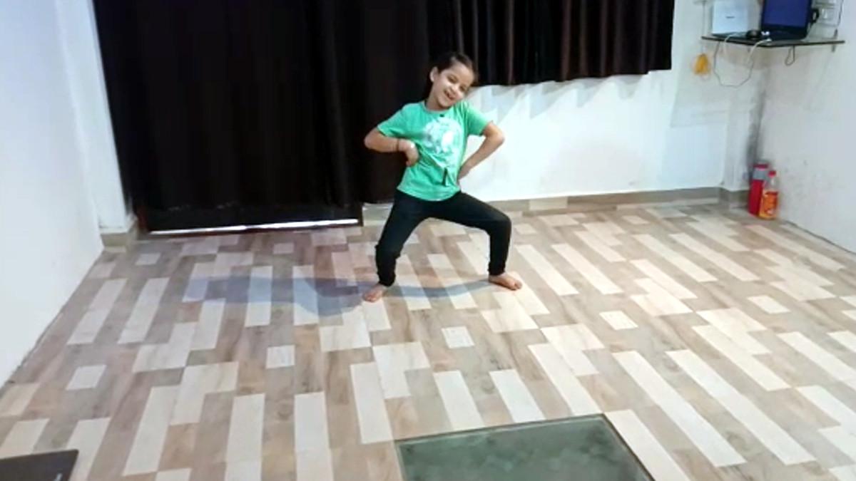 टीवी पर शिल्पा शेट्टी के साथ बच्ची का डांस, सोशल मीड&zwj;िया के वीड&zwj;ियो से म&zwj;िला चांस