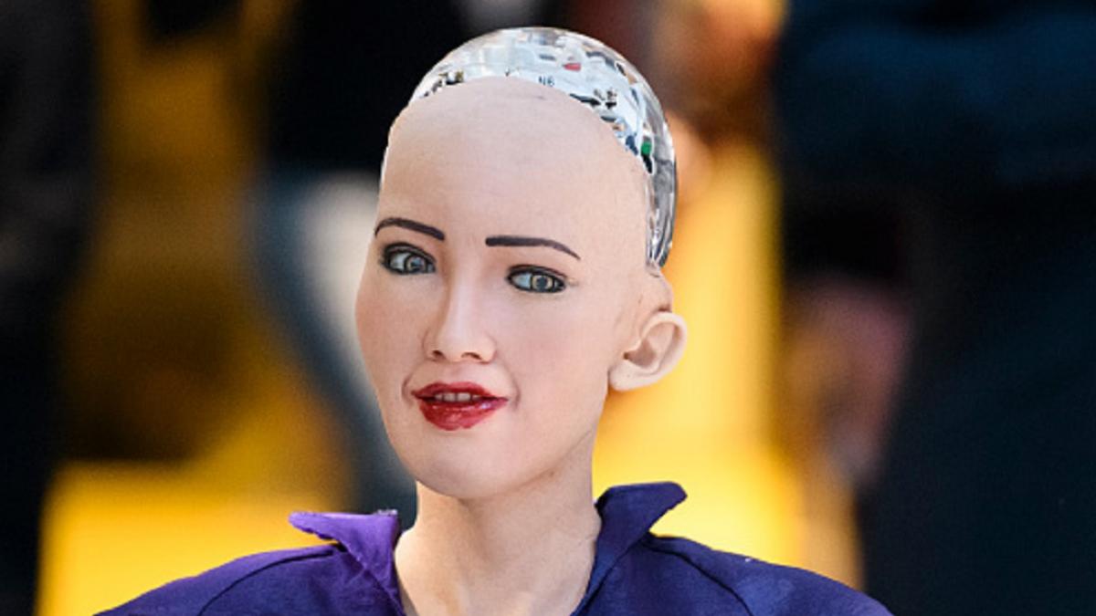 रोबोट सोफिया ने बनाई पेंटिंग