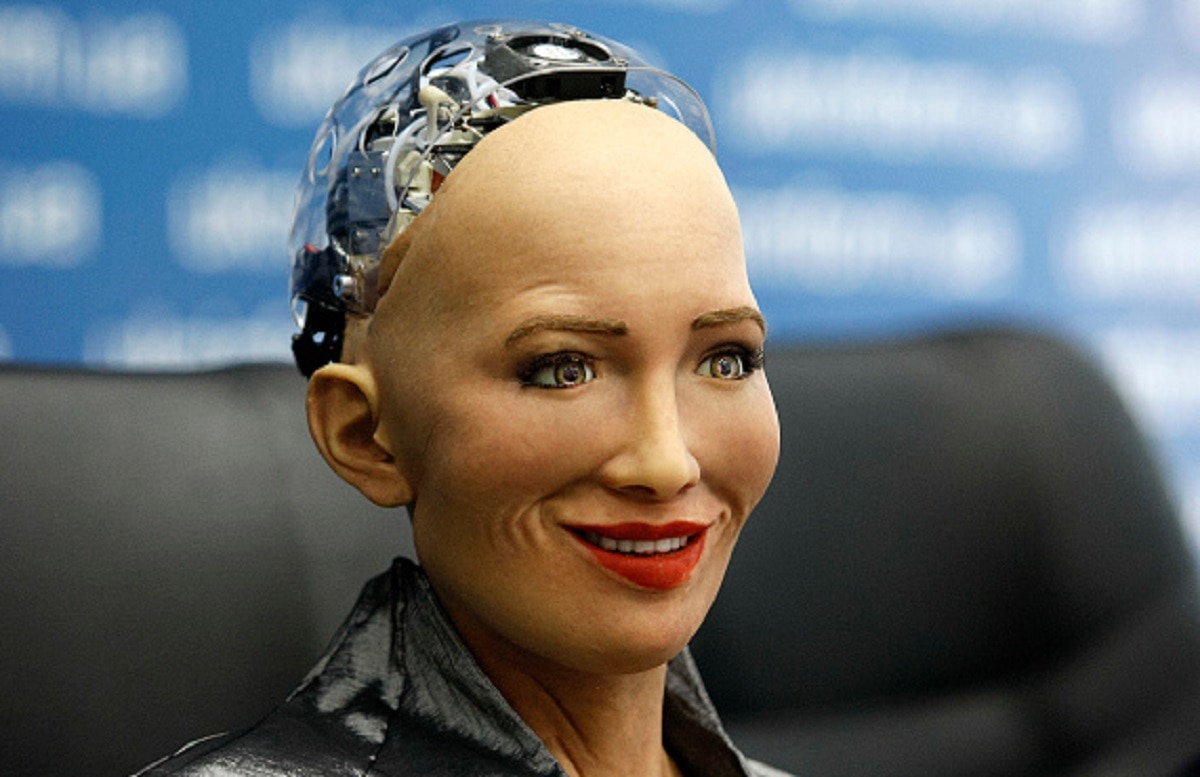 रोबोट सोफिया ने बनाई पेंटिंग