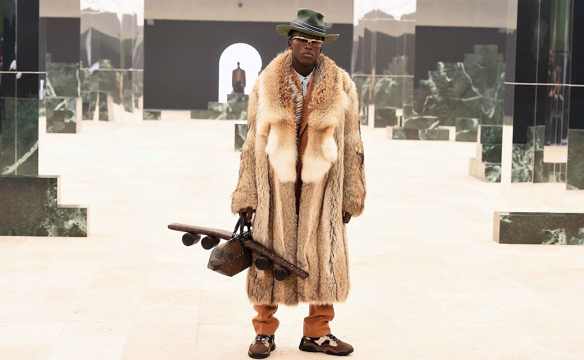 प्लेन जैसा दिखने वाला हैंडबैग