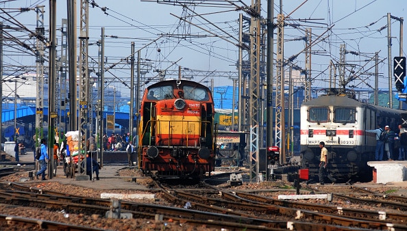 आनंद विहार से सहरसा के लिए ट्रेन