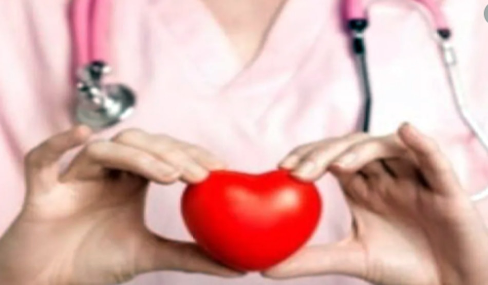 हार्ट अटैक के लक्षणों में से एक है