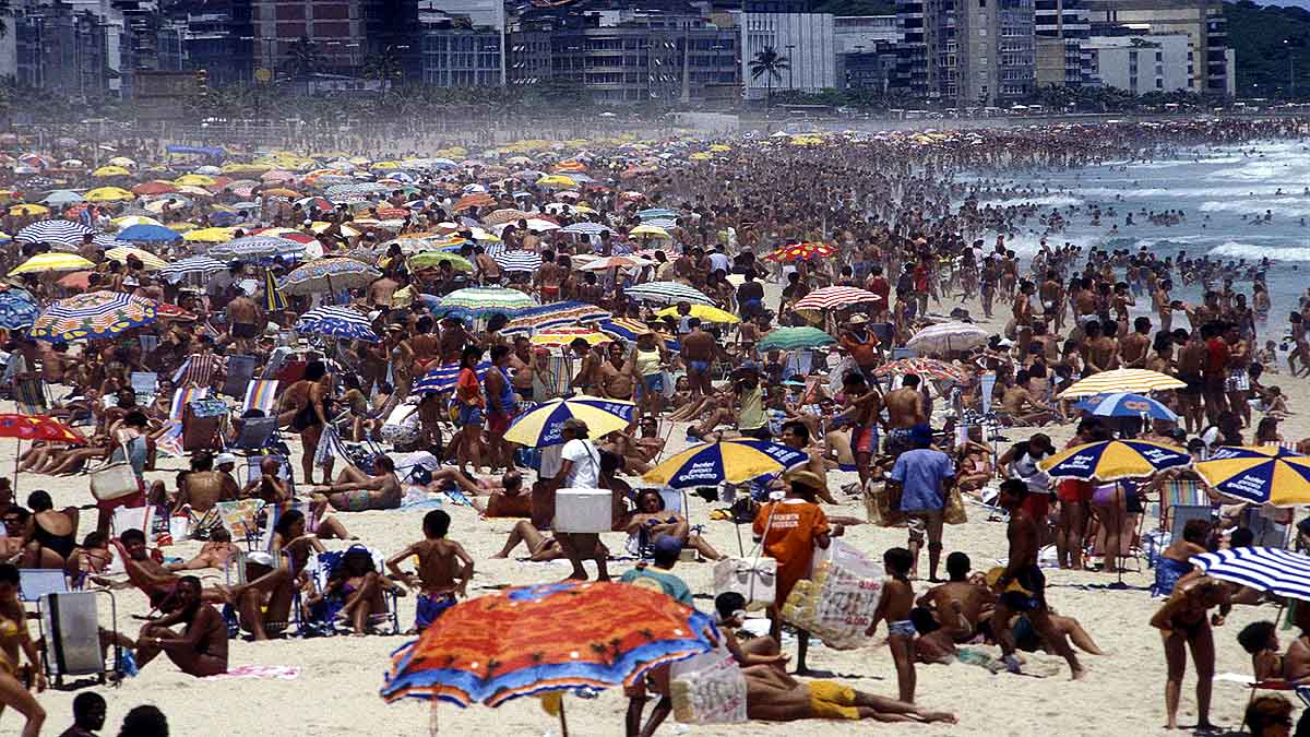 everyone on earth sat in ocean