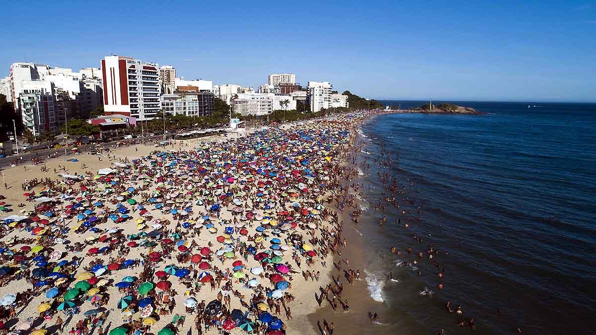 everyone on earth sat in ocean