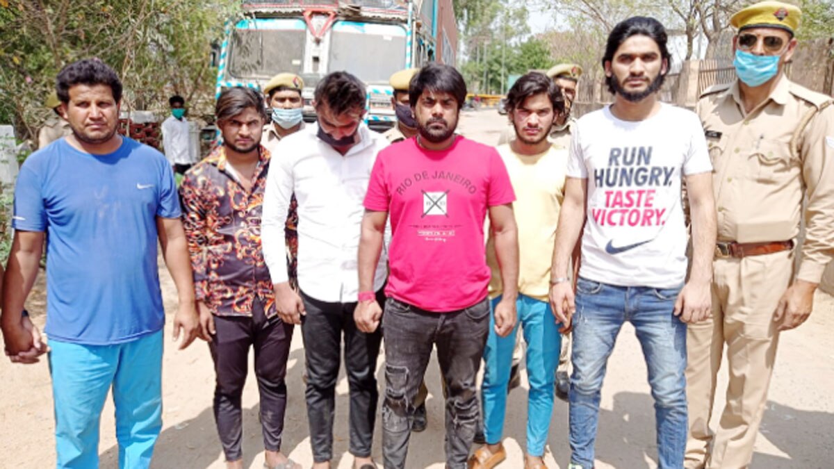  दो गेस्ट हाउस में चल रहा था देह व्यापार