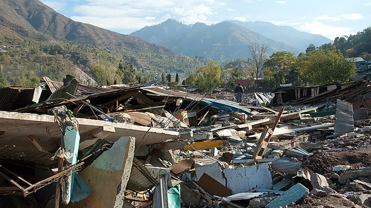 Why Earthquake hits India?