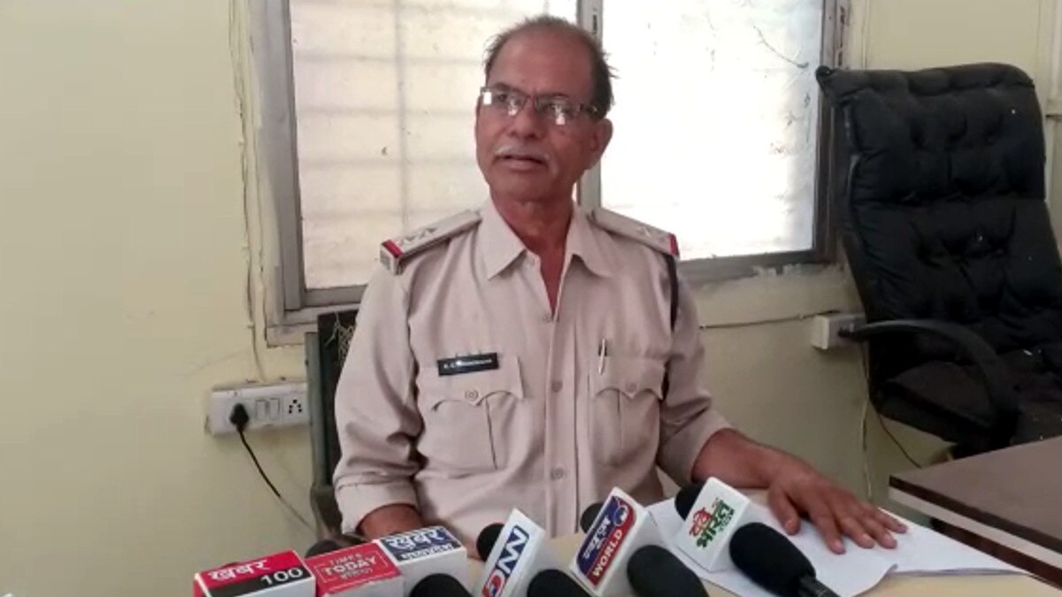  MP:कोरोना को भुलाकर शादी में जुटी भीड़, पुल‍िस पहुंची तो पीछे के रास्ते से भागे मेहमान 