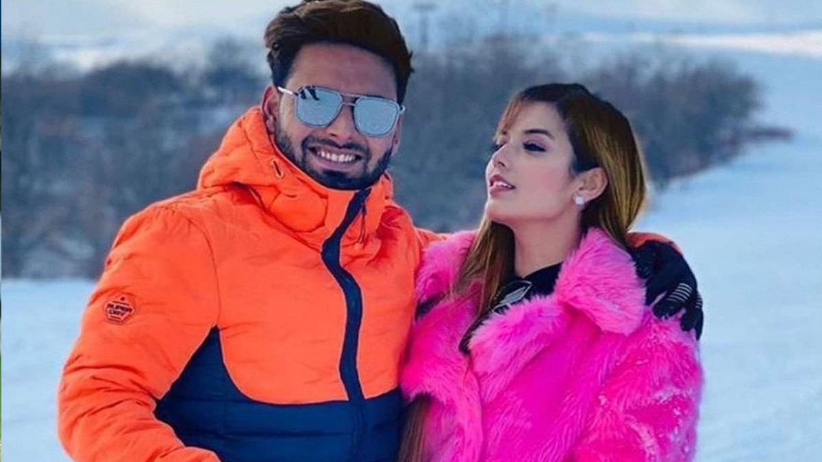 isha negi picks her favorite cricket player 