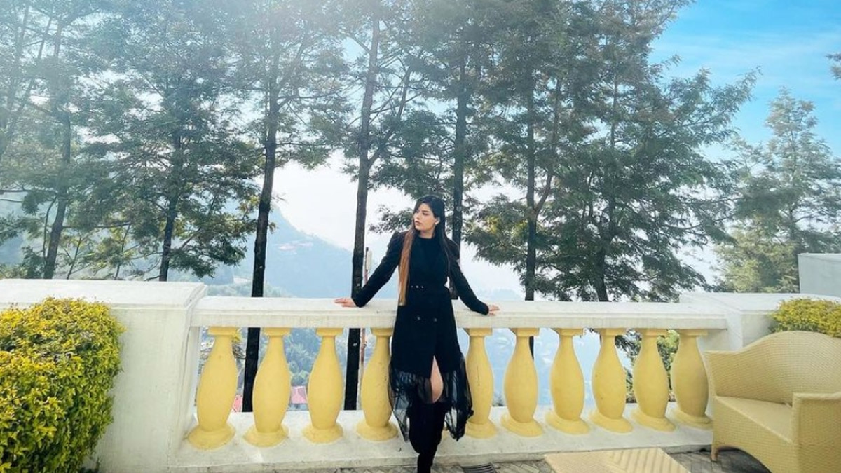 isha negi picks her favorite cricket player 