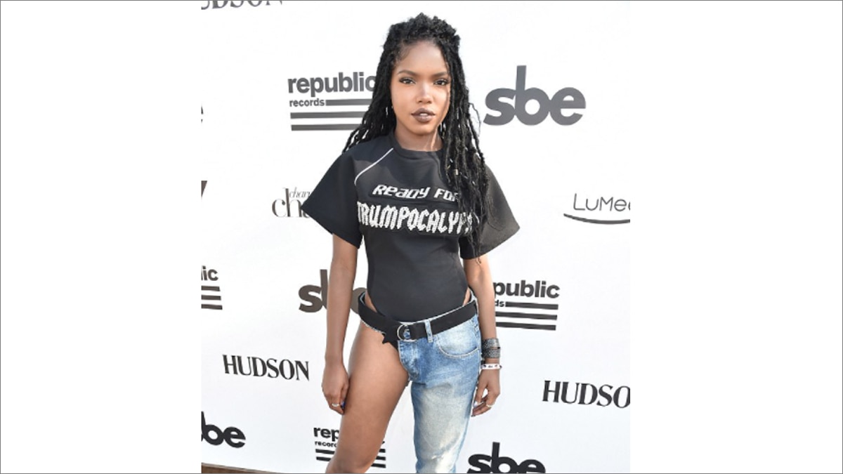 हाफ जींस का फैशन 5