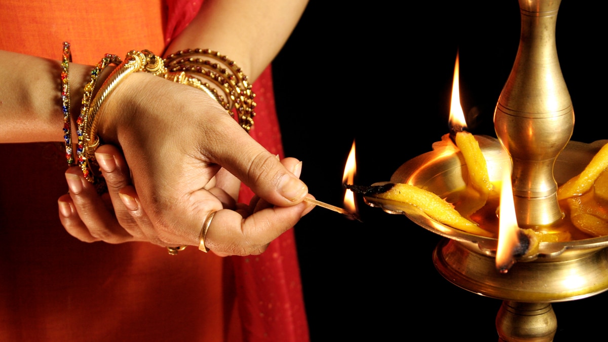 अखंड दीपक जलाएं