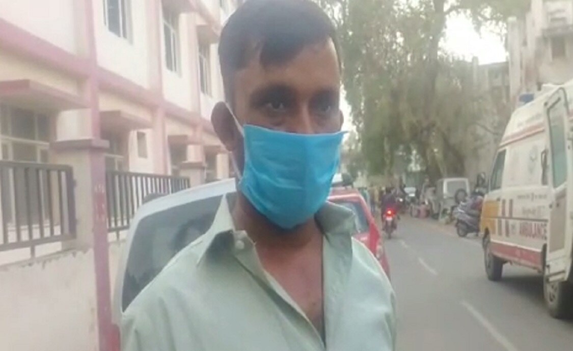 परिजनों को जूनियर डॉक्टरों ने पीटा