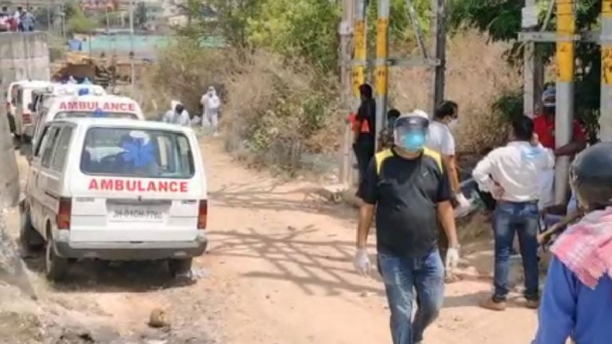 कोरोना से मरने के बाद मोक्ष के लिए भी लंबा इंतजार