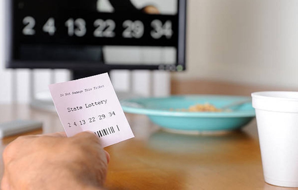 1322 करोड़ की लॉटरी जीतने वाली महिला