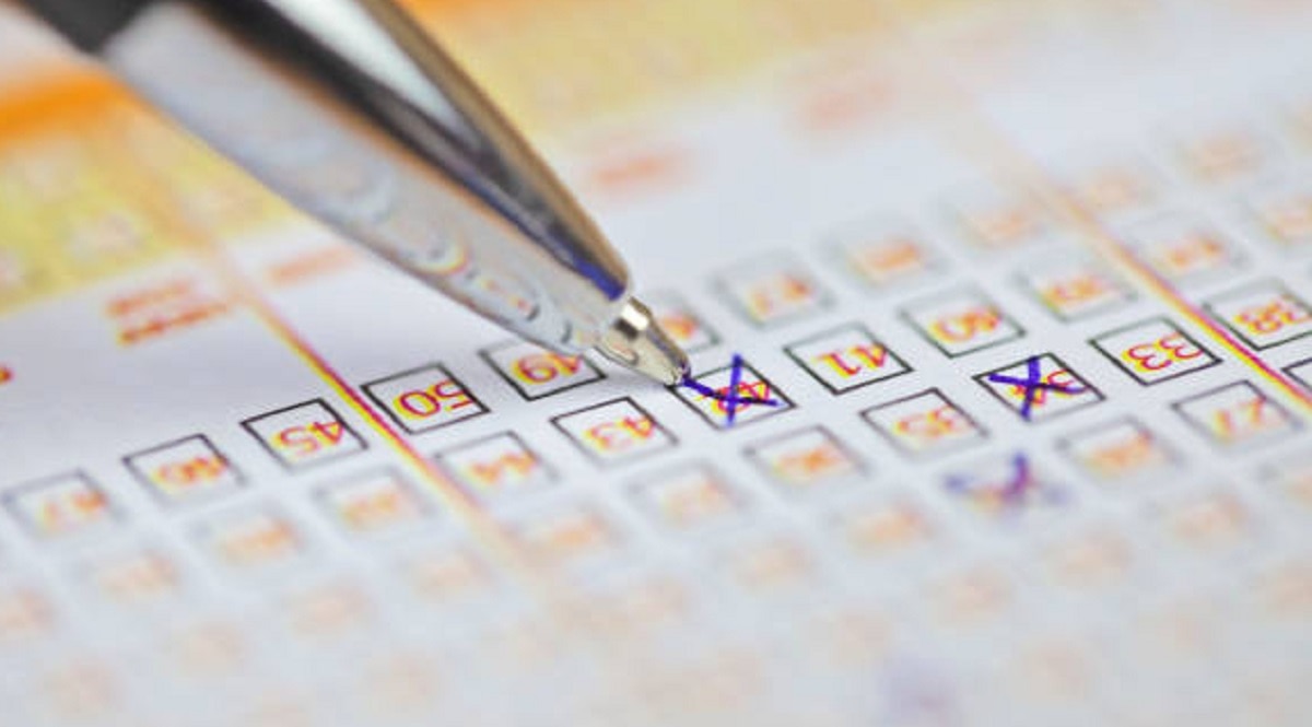 1322 करोड़ की लॉटरी जीतने वाली महिला