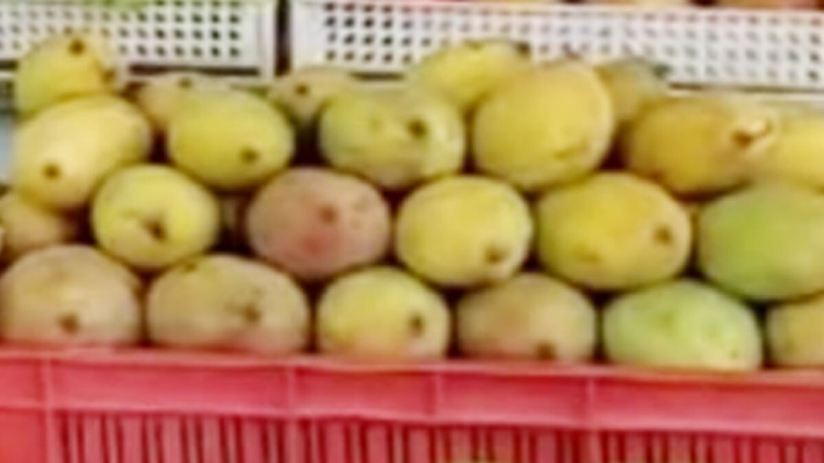 कोरोना काल में फलों के दामों में भारी उछाल