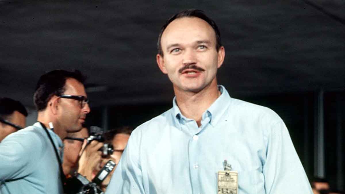 Apollo-11 Pilot Michael Collins Dies