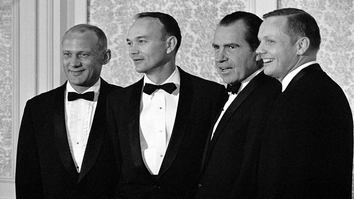 Apollo-11 Pilot Michael Collins Dies