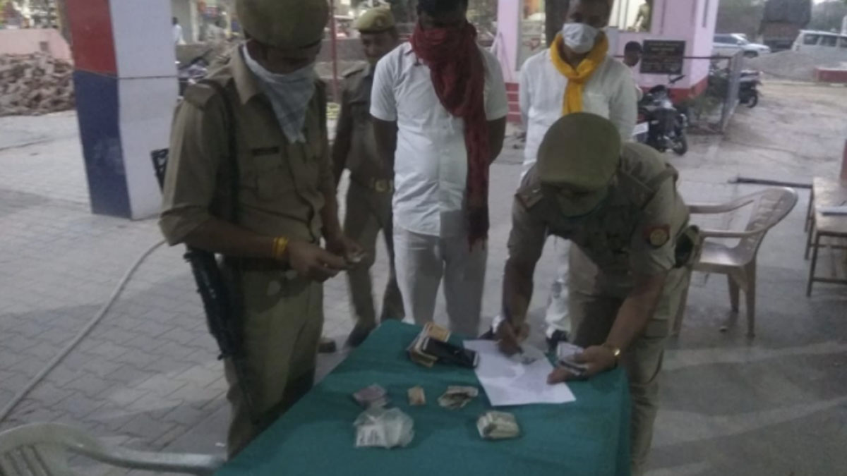 पंचायत चुनाव से पहले प्रत्याशी बांट रहा था प्रत्याशी अरेस्ट 