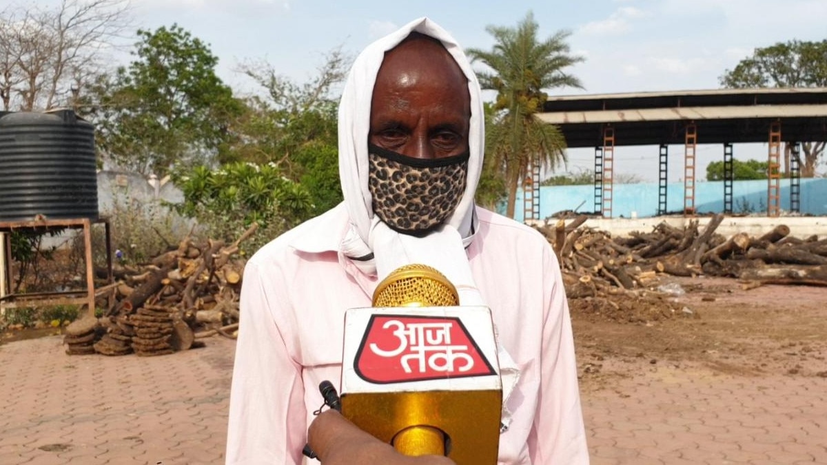 मुक्तिधाम में 15 हजार किलो लकड़ियों का ढेर