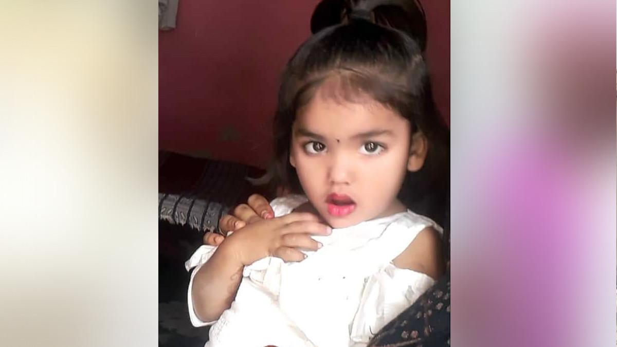 रात भर 2 मासूम बच्चों के शवों के साथ बैठी रही मां, सुबह खुद ही लोगों से कहा-दोनों को मार दिया